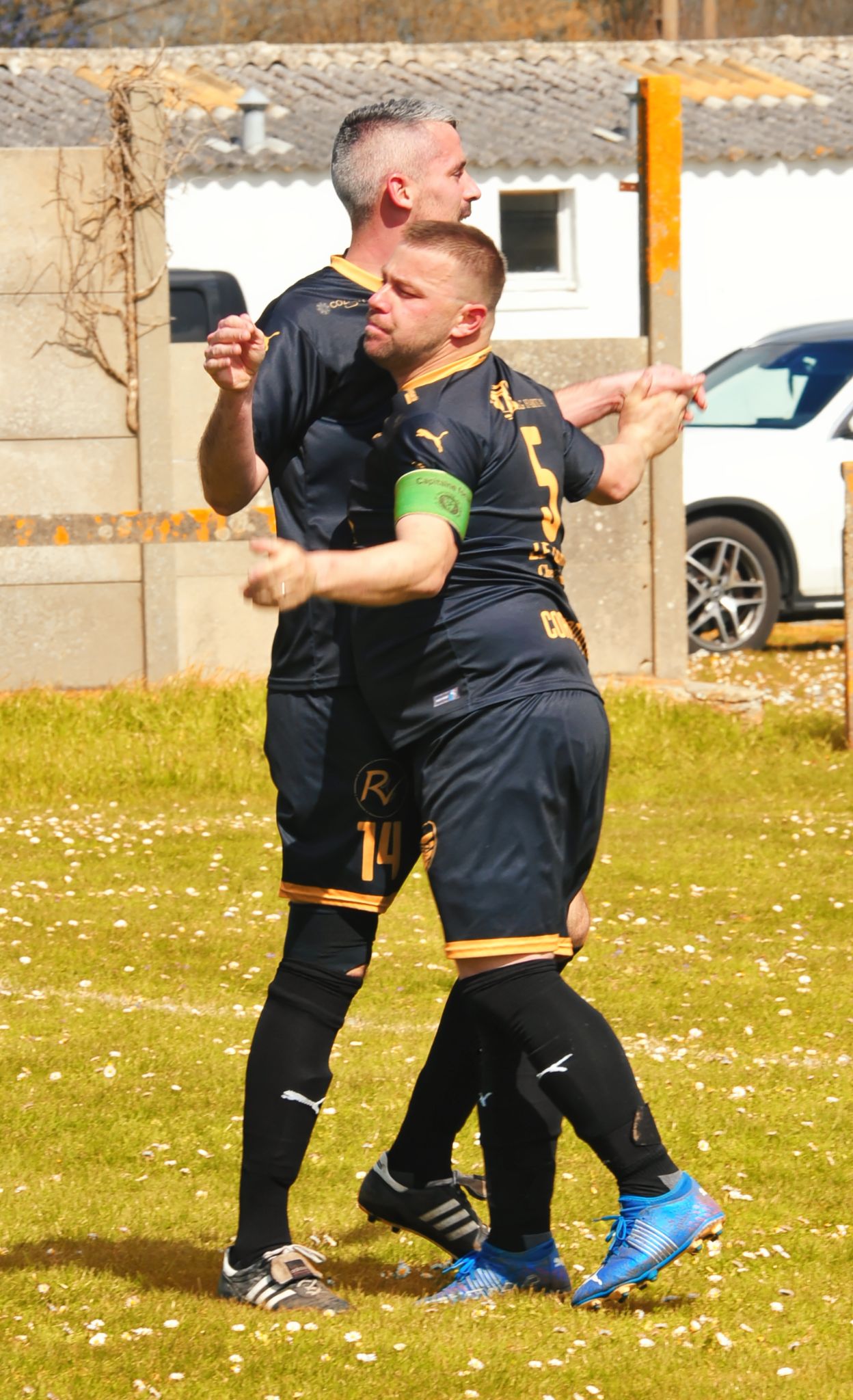 Cap Mike ODANT n'en demandait pas tant ! laisse aller c'est une valse....