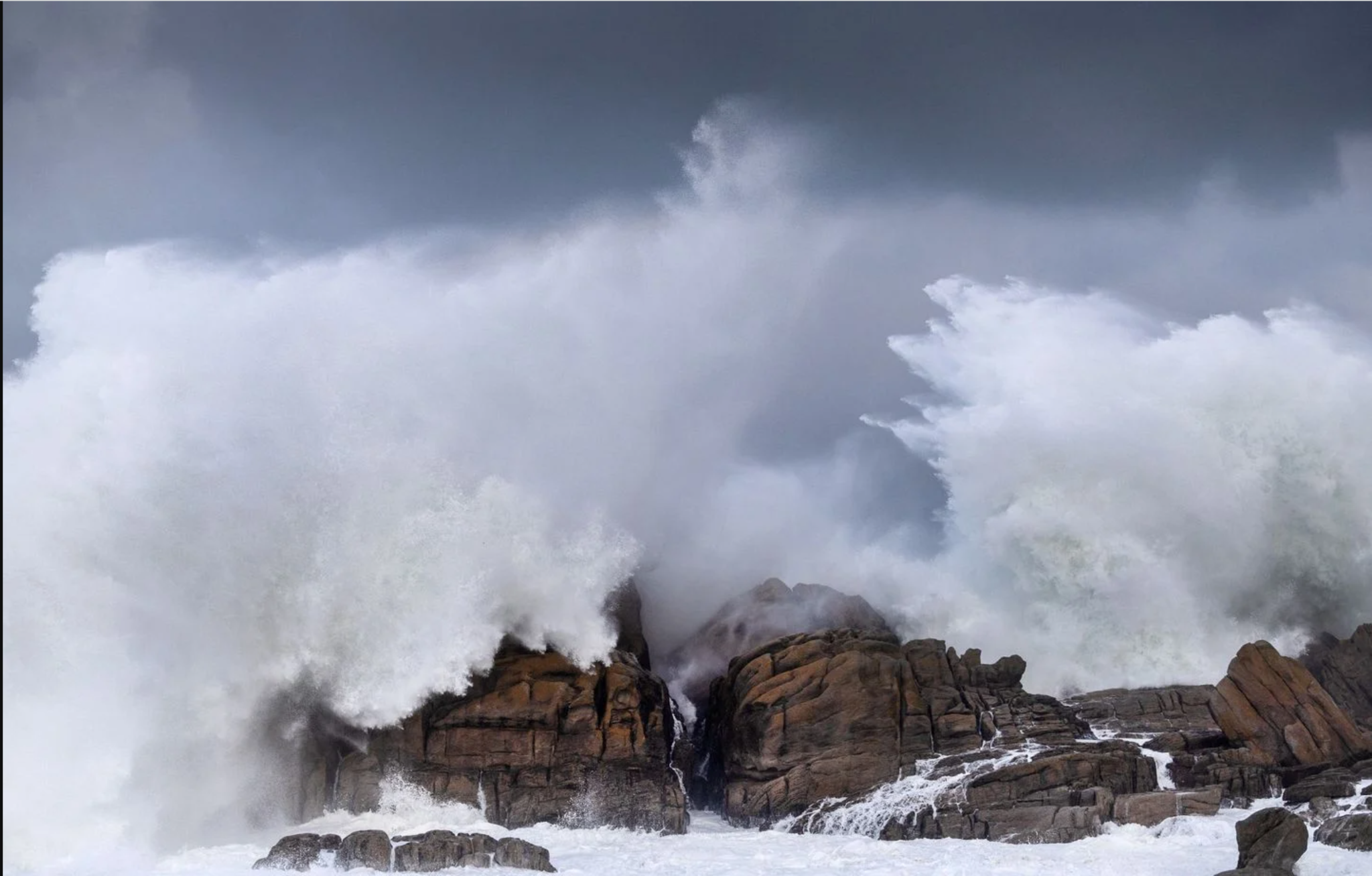 Tempête sur les rochers de Saint-Guénolé