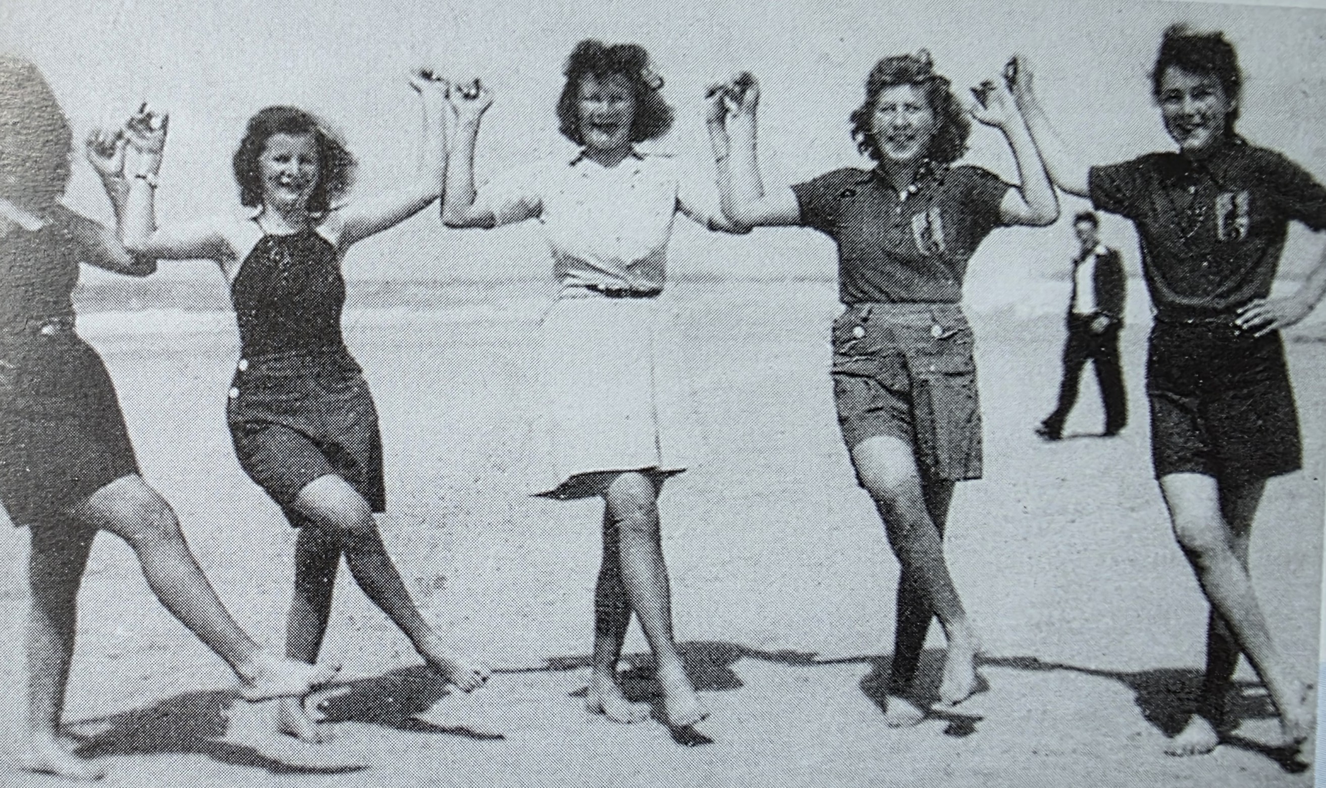 1943 : l'équipe de Basket des Cormorans à Pors Carn !
