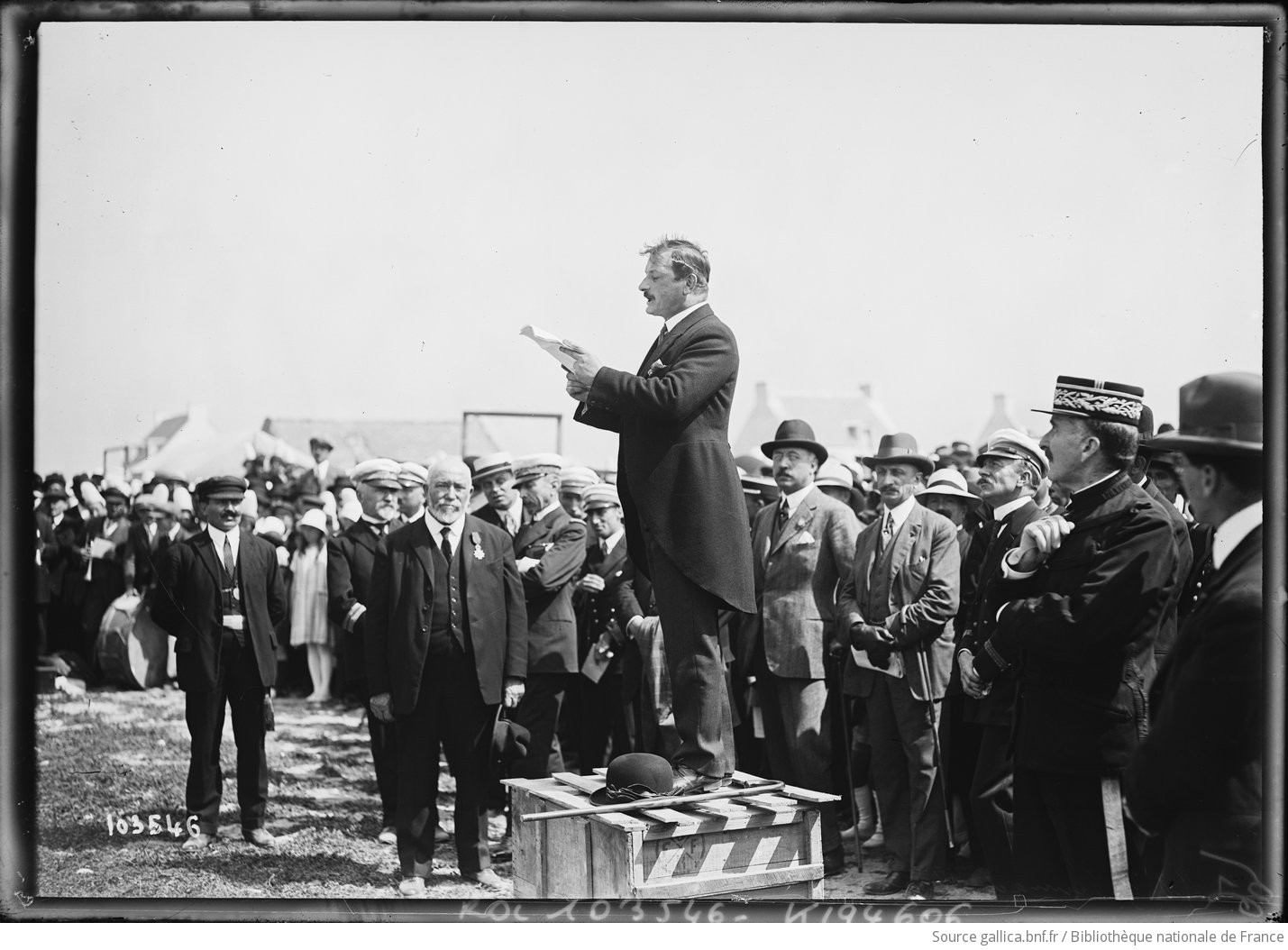 15 8 25 Penmarch remise de décorat