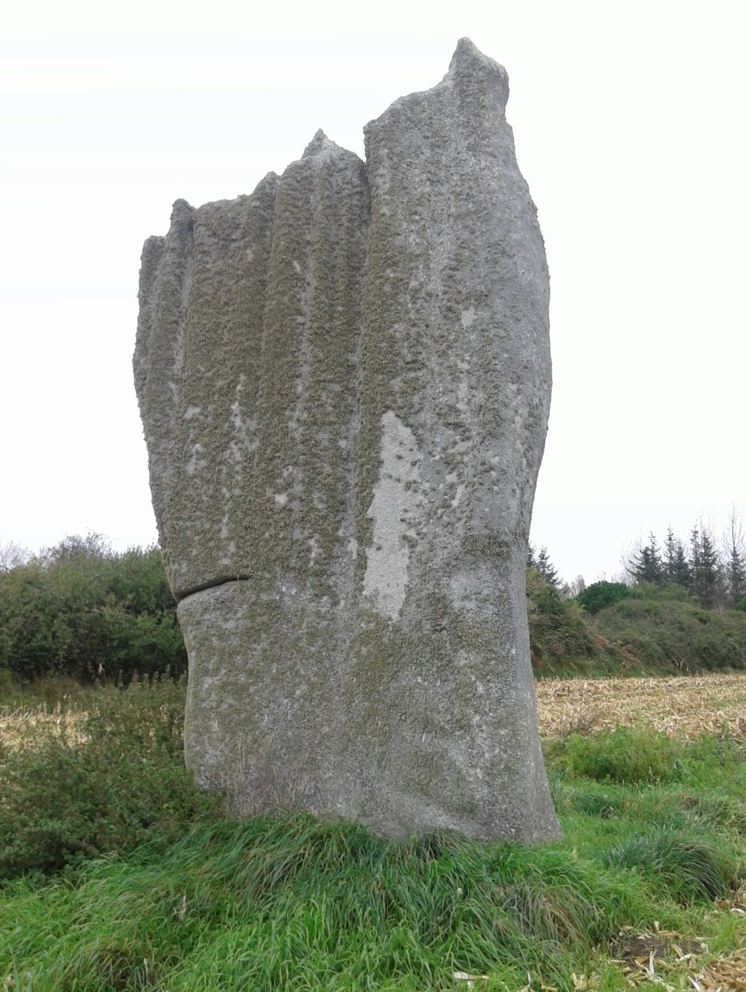 Le Menhir de Kerscaven