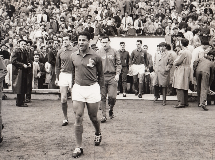 12 novembre 1961 : Mahi Khennane sous le maillot français lors du match contre la Bulgarie à Sofia (défaite de la France 1-0).