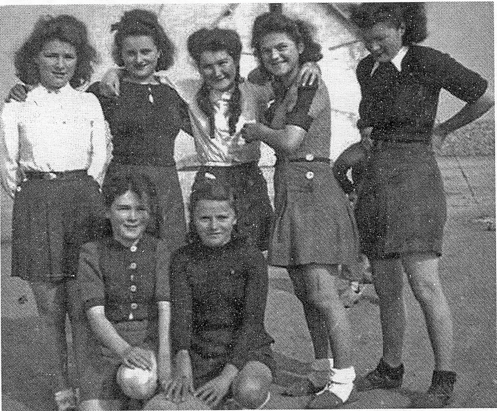 Anna Camus avec l'équipe de Basket